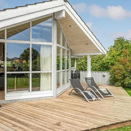 4 Bedroom Gorgeous In Nyaraló Børkop