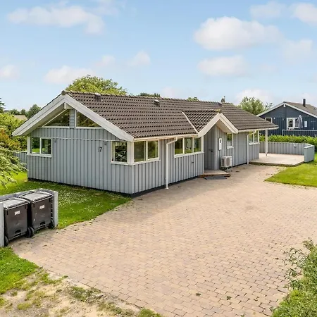 4 Bedroom Gorgeous In Nyaraló Børkop