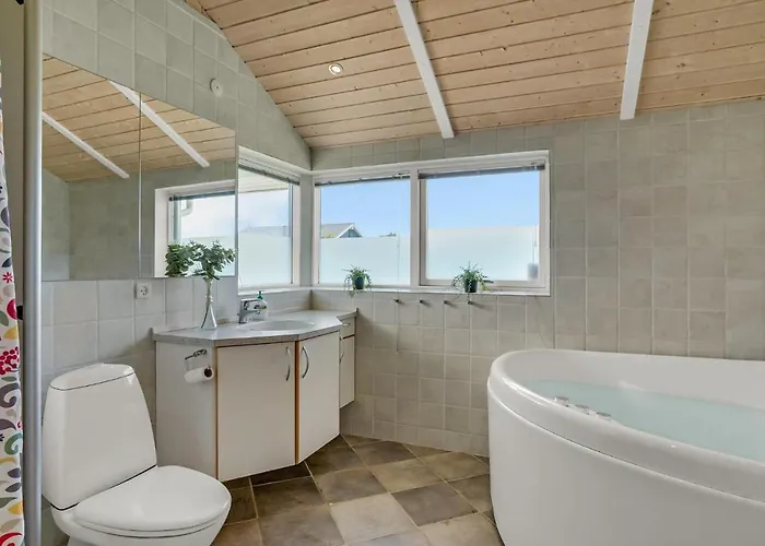 4 Bedroom Gorgeous In *