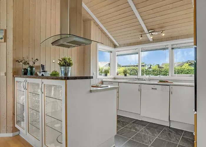 4 Bedroom Gorgeous In *