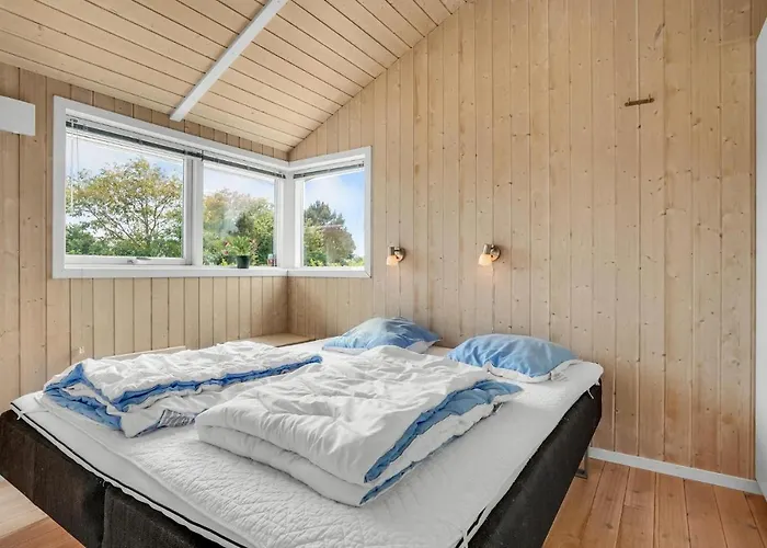 4 Bedroom Gorgeous In Casa vacanze Børkop